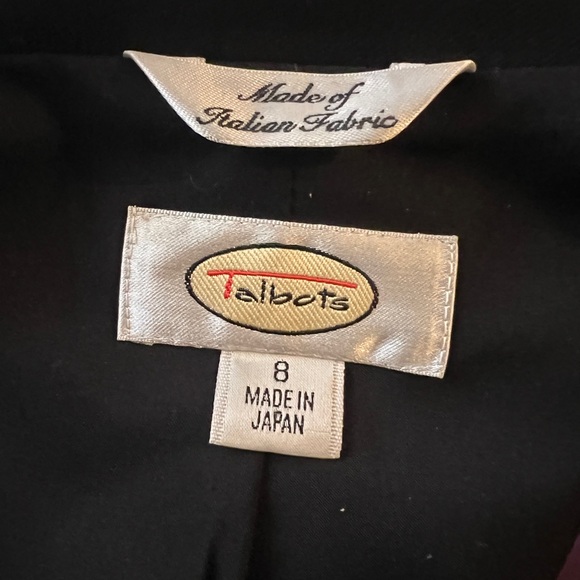 Black Collared Button-up Blazer - Picture 4 of 4